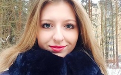 坐在又大又硬的上面写作业做作文